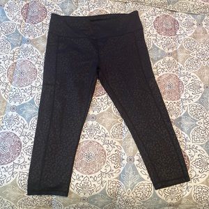 Constantly Varied Gear Black Leopard Capris Size XL